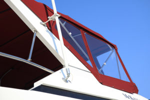 Flybridge enclosure side window